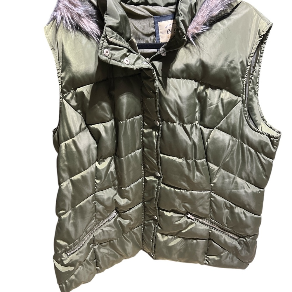 Olive Green Puffer Vest with Faux Fur Trim